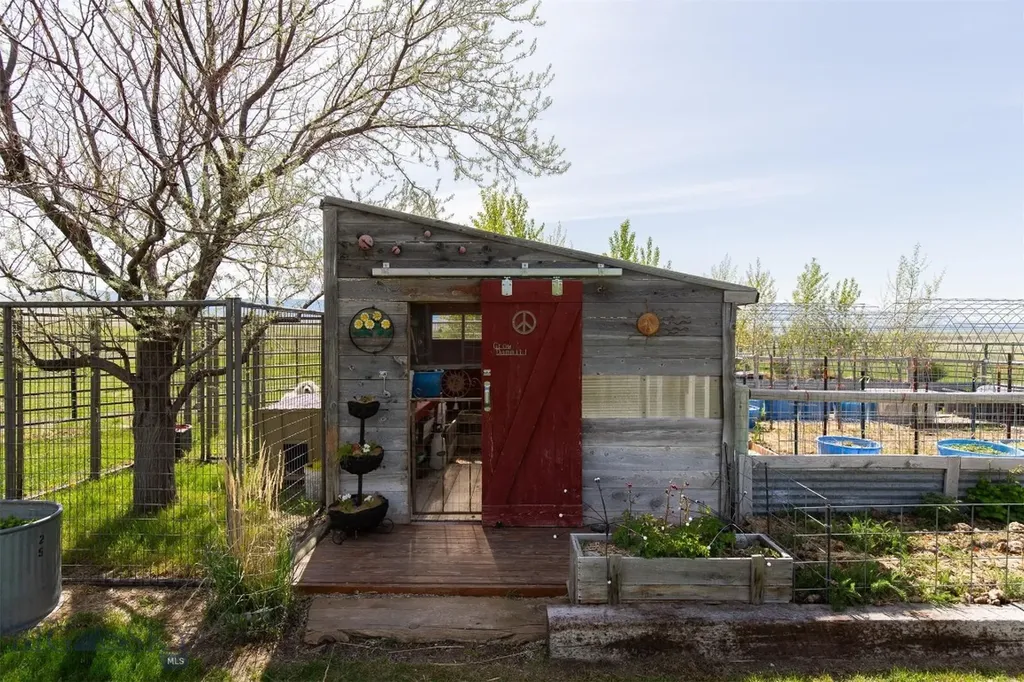 49 Redtail Hawk Road Mcallister MT 59740