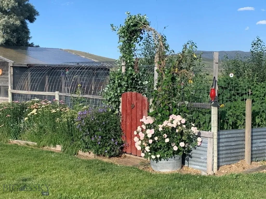 49 Redtail Hawk Road Mcallister MT 59740
