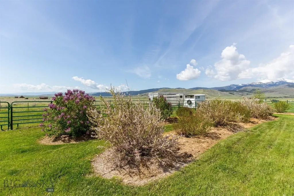 49 Redtail Hawk Road Mcallister MT 59740