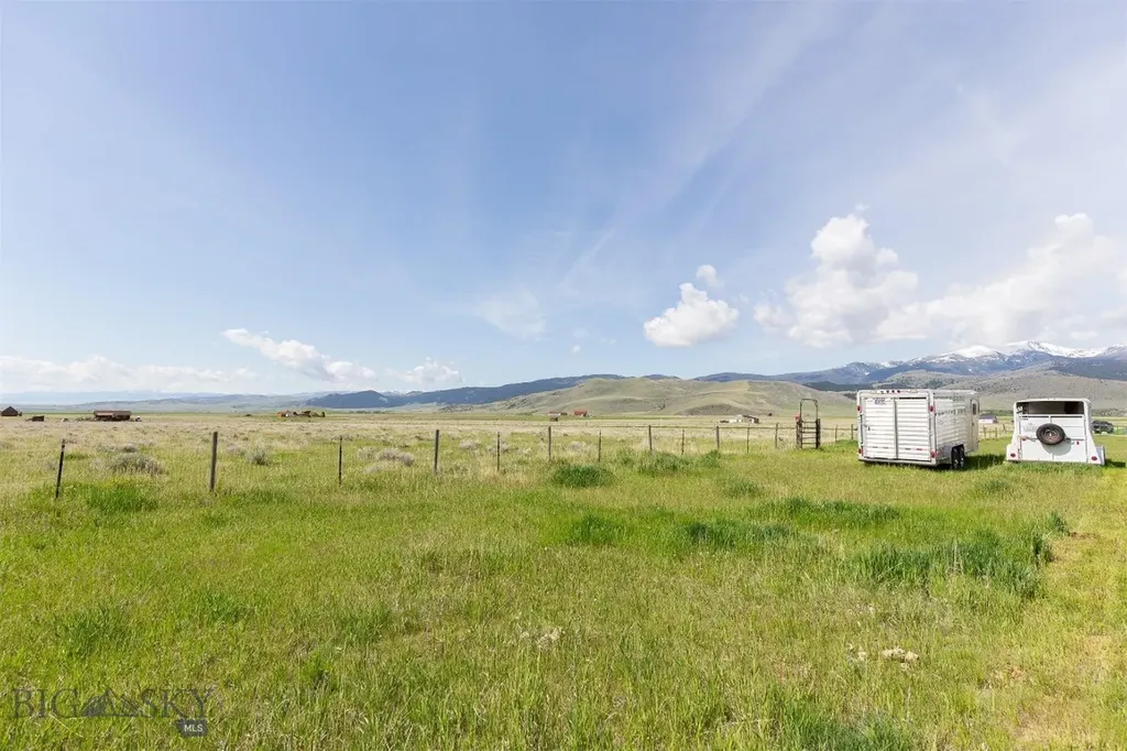 49 Redtail Hawk Road Mcallister MT 59740