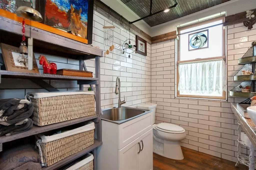 49 Redtail Hawk Road Mcallister MT 59740