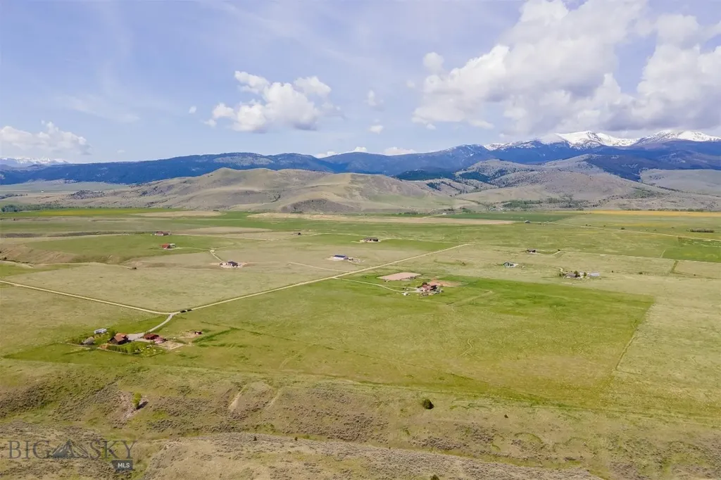 49 Redtail Hawk Road Mcallister MT 59740