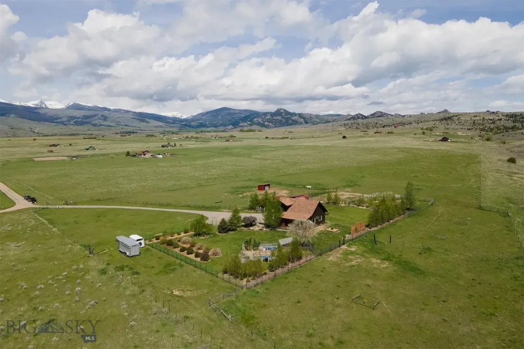 49 Redtail Hawk Road Mcallister MT 59740