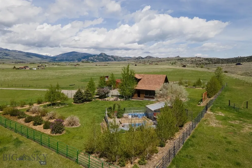 49 Redtail Hawk Road Mcallister MT 59740