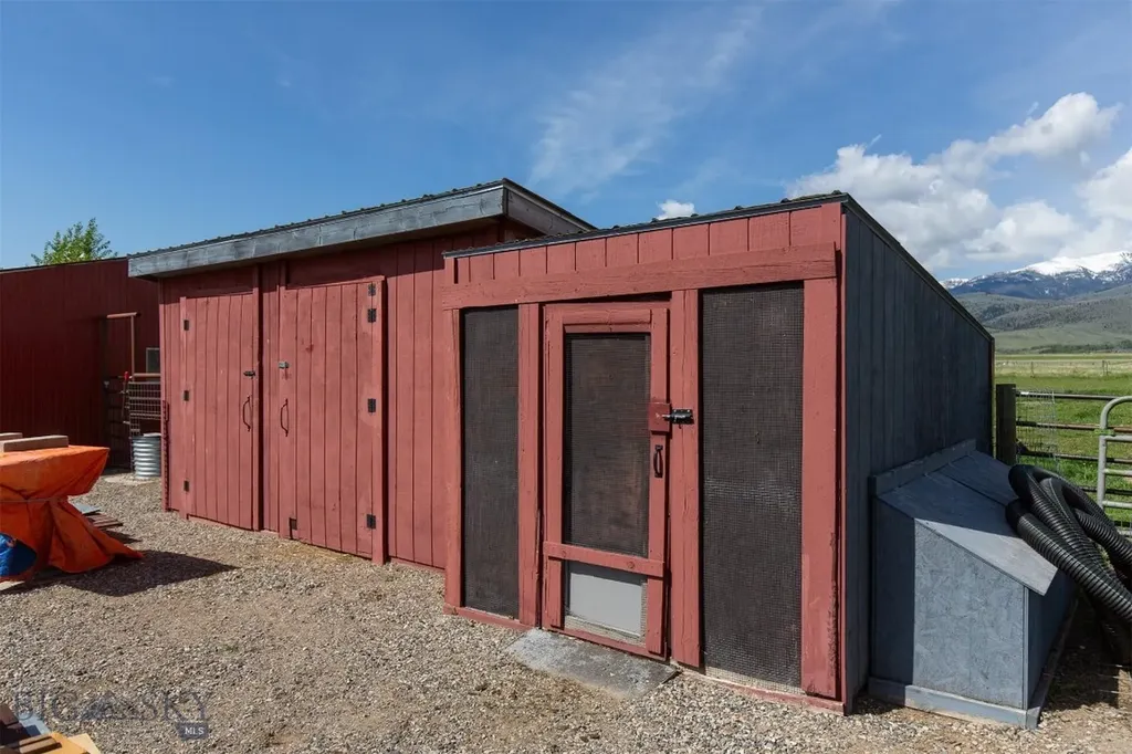 49 Redtail Hawk Road Mcallister MT 59740