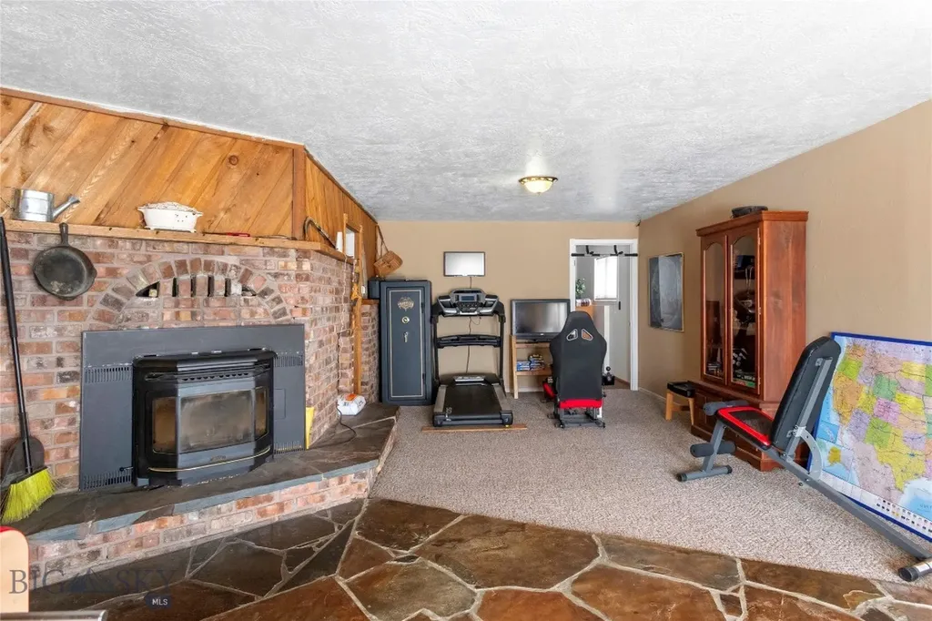 240 Roosevelt Drive Butte MT 59701