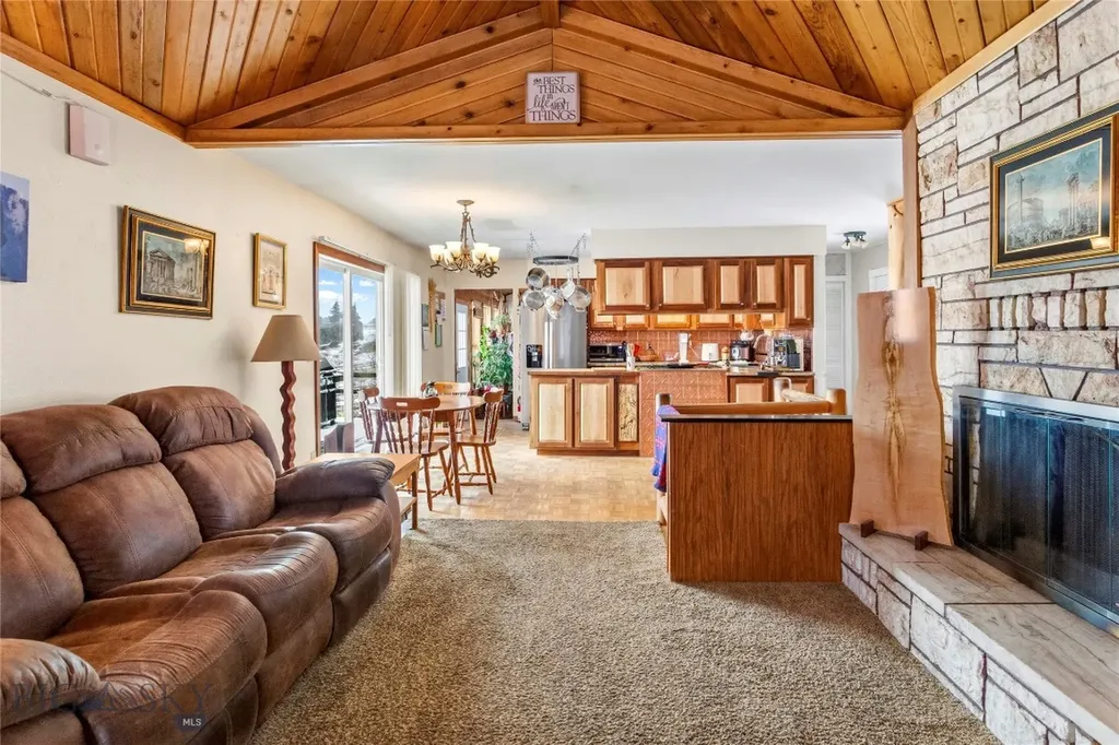 240 Roosevelt Drive Butte MT 59701