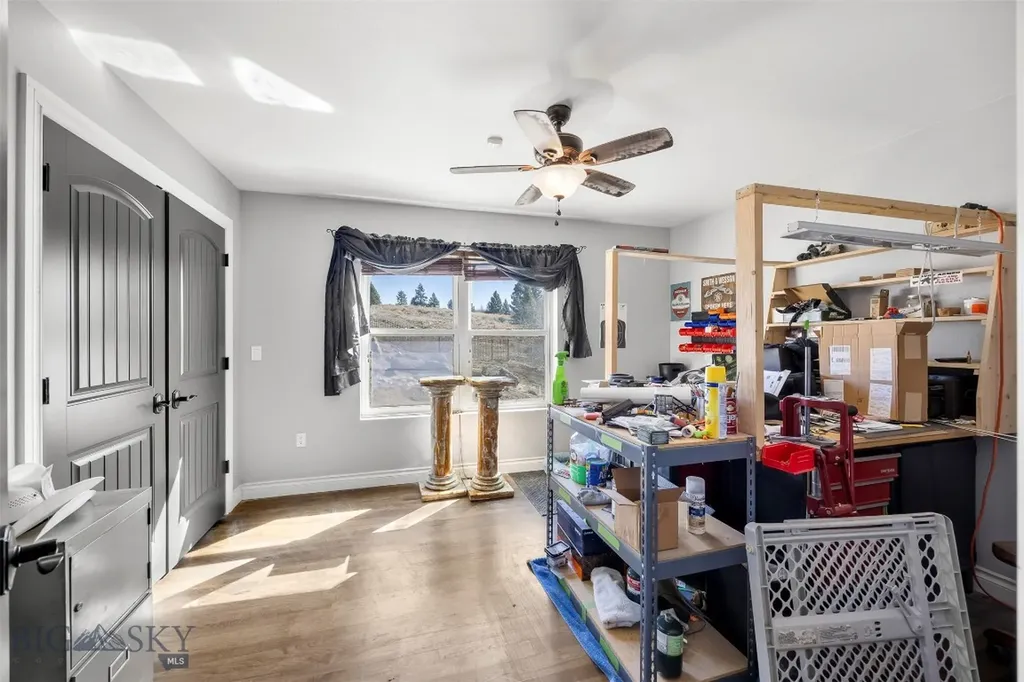 85 Poormans Butte MT 59701