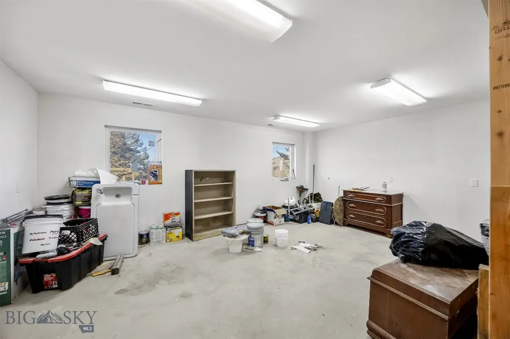 85 Poormans Butte MT 59701