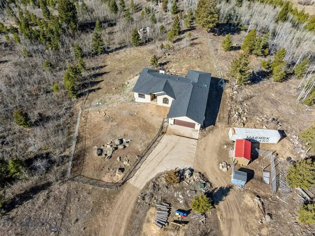 85 Poormans Butte MT 59701