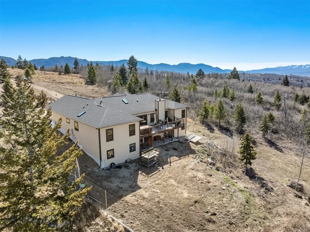 85 Poormans Butte MT 59701