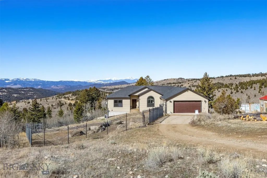 85 Poormans Butte MT 59701