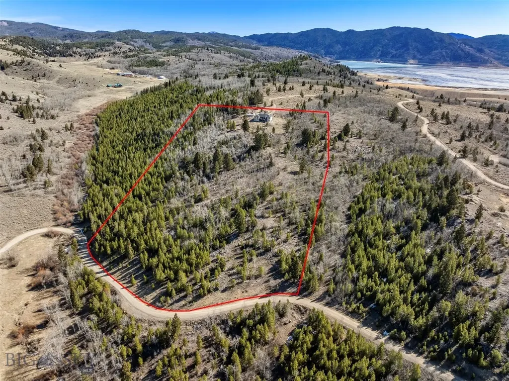 85 Poormans Butte MT 59701