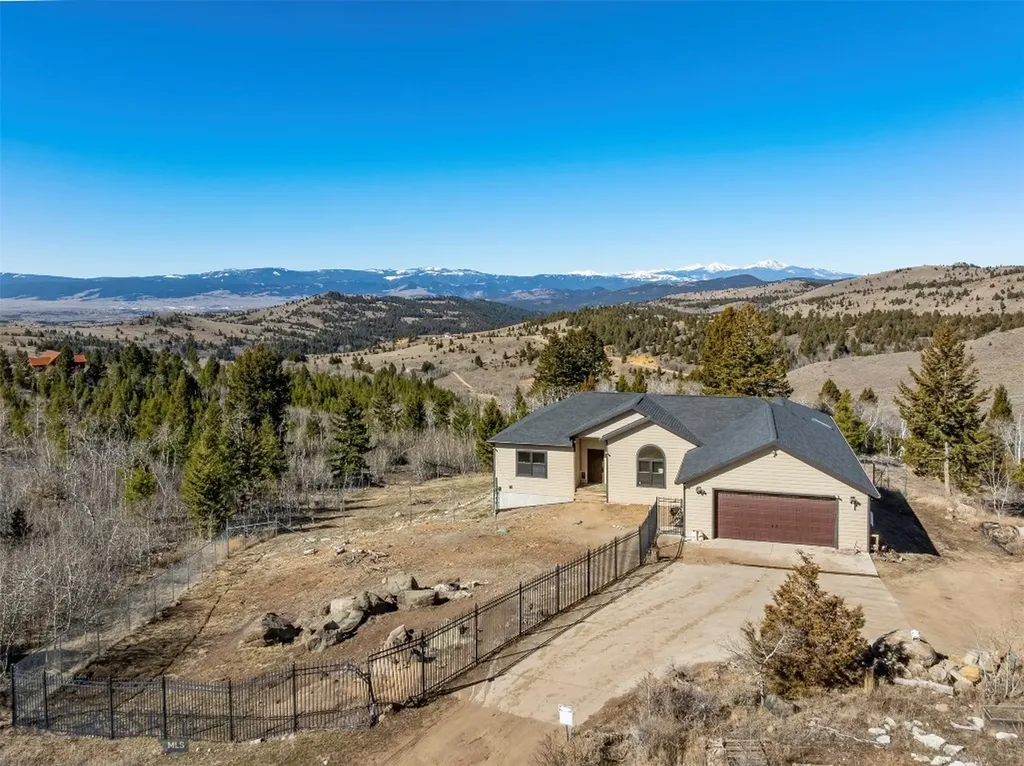 85 Poormans Butte MT 59701