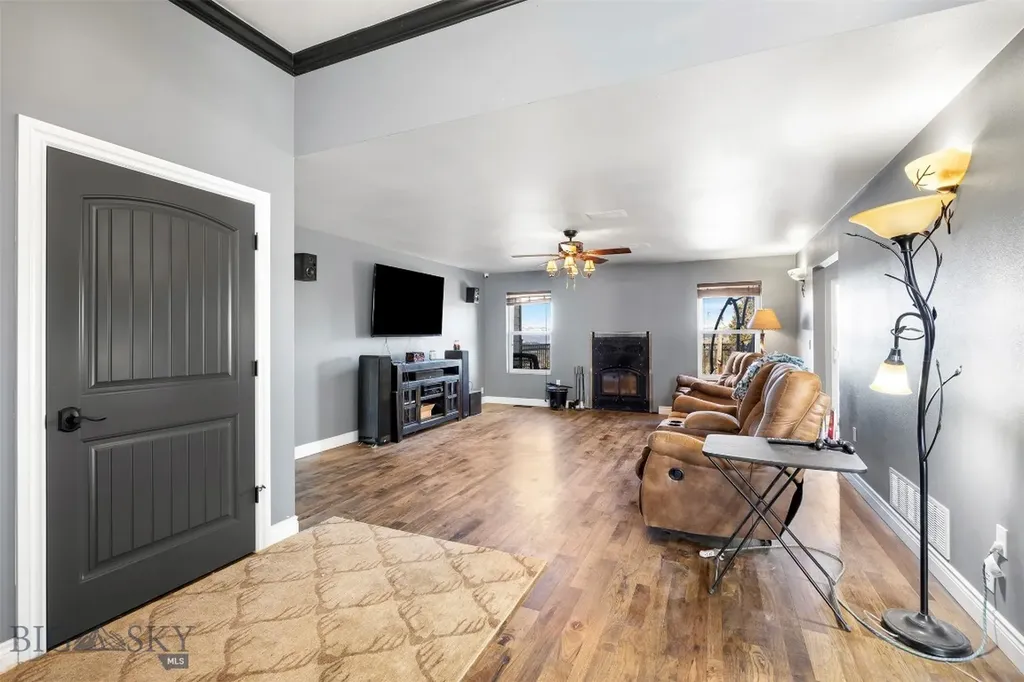 85 Poormans Butte MT 59701