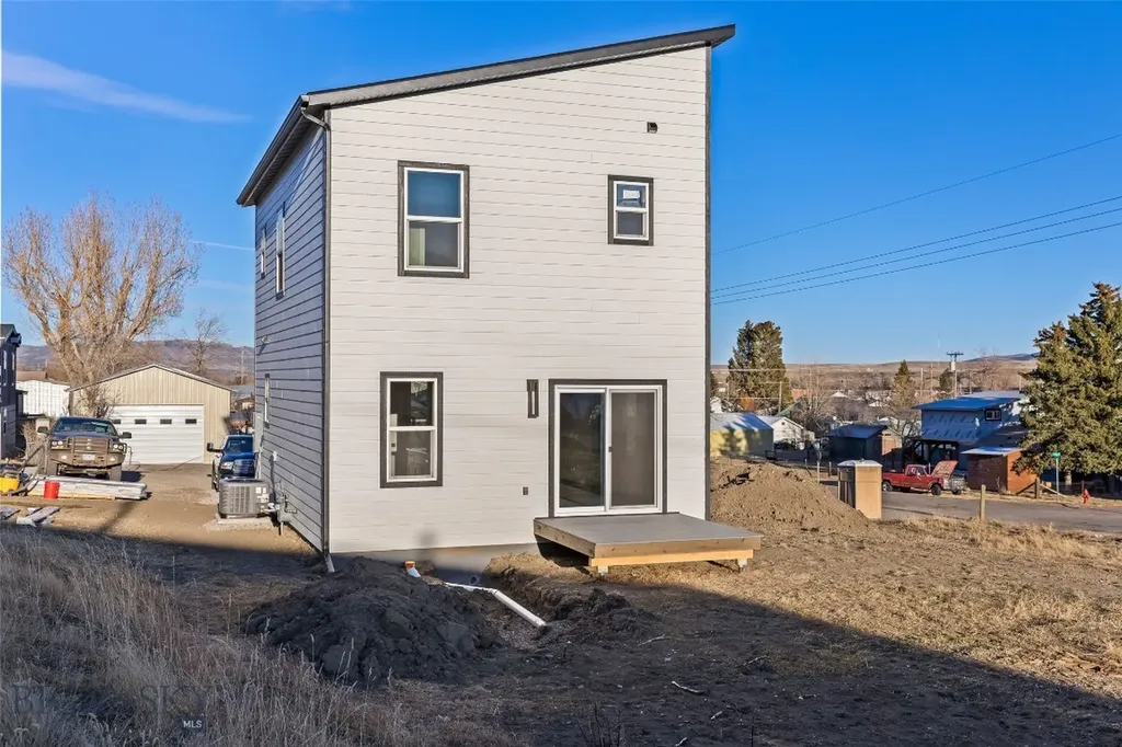 613 N L Street Livingston MT 59047
