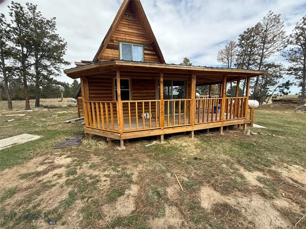 39 Pine Needle Shawmut MT 59078
