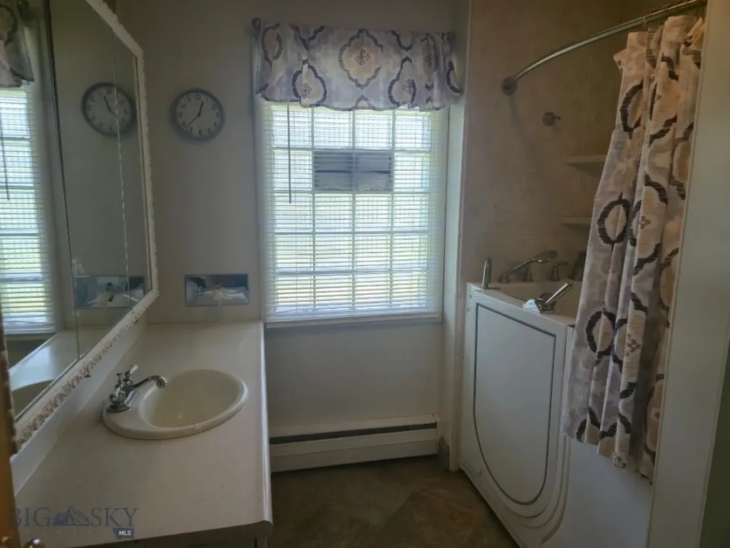 2526 Locust Street Butte MT 59701