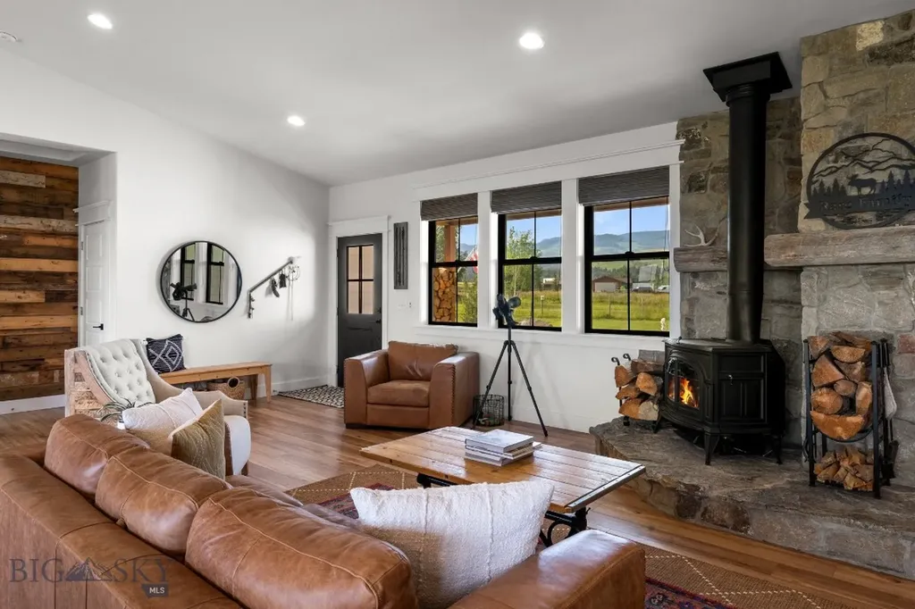 37 Cinnamon Bear Court Gallatin Gateway MT 59730