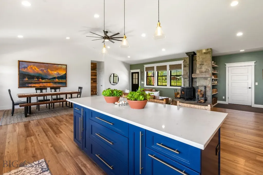 37 Cinnamon Bear Court Gallatin Gateway MT 59730