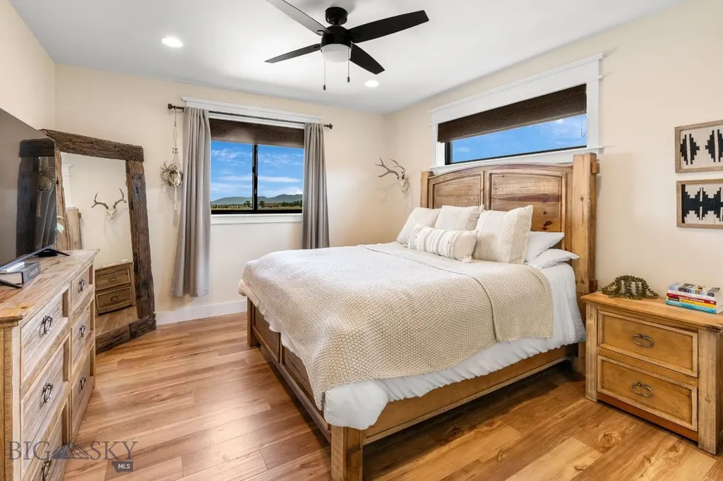 37 Cinnamon Bear Court Gallatin Gateway MT 59730