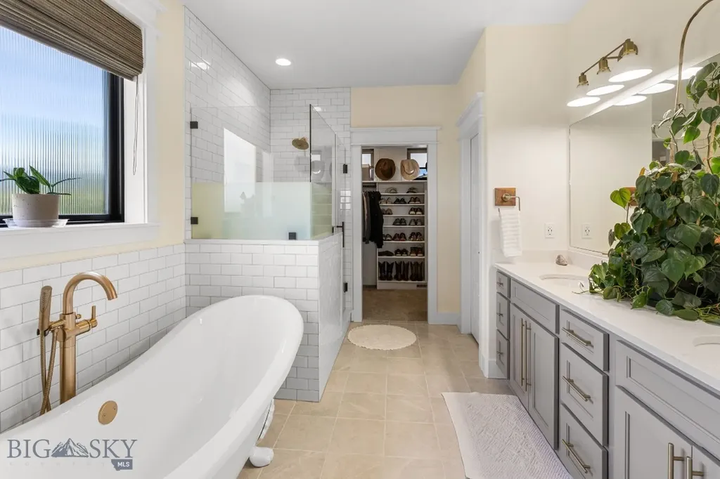 37 Cinnamon Bear Court Gallatin Gateway MT 59730