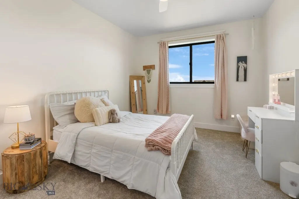 37 Cinnamon Bear Court Gallatin Gateway MT 59730
