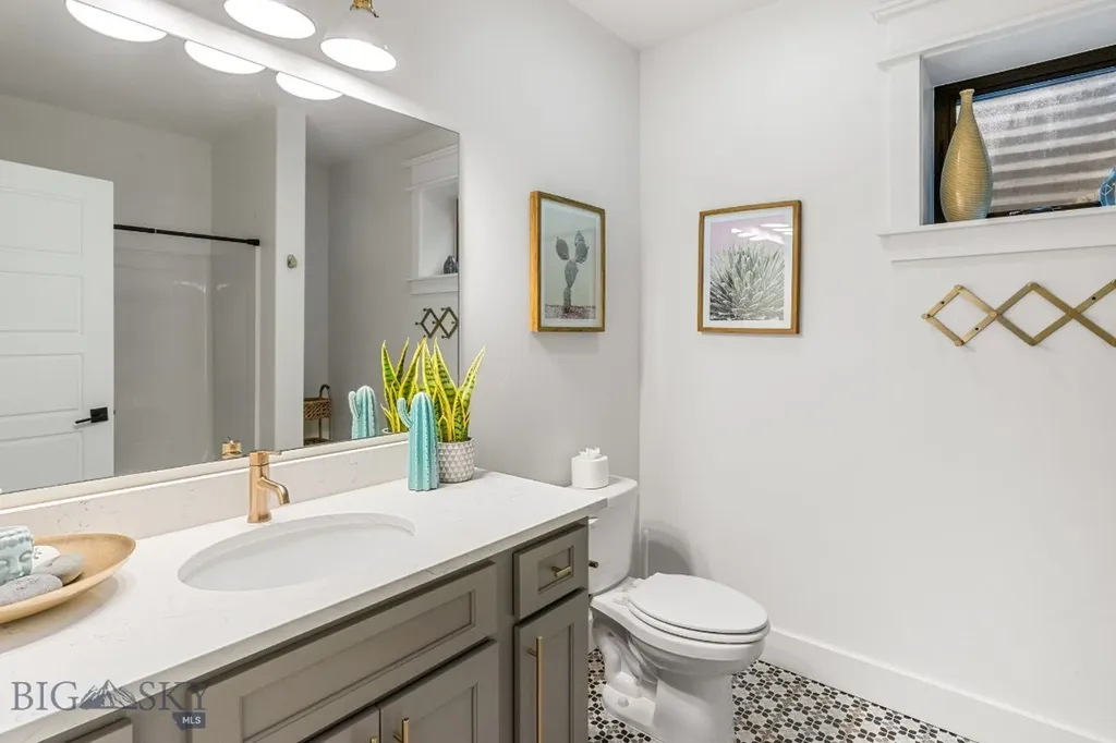 37 Cinnamon Bear Court Gallatin Gateway MT 59730