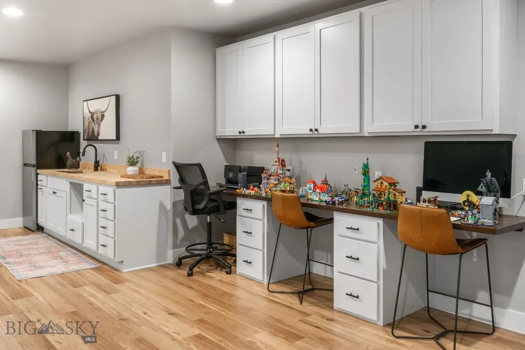 37 Cinnamon Bear Court Gallatin Gateway MT 59730