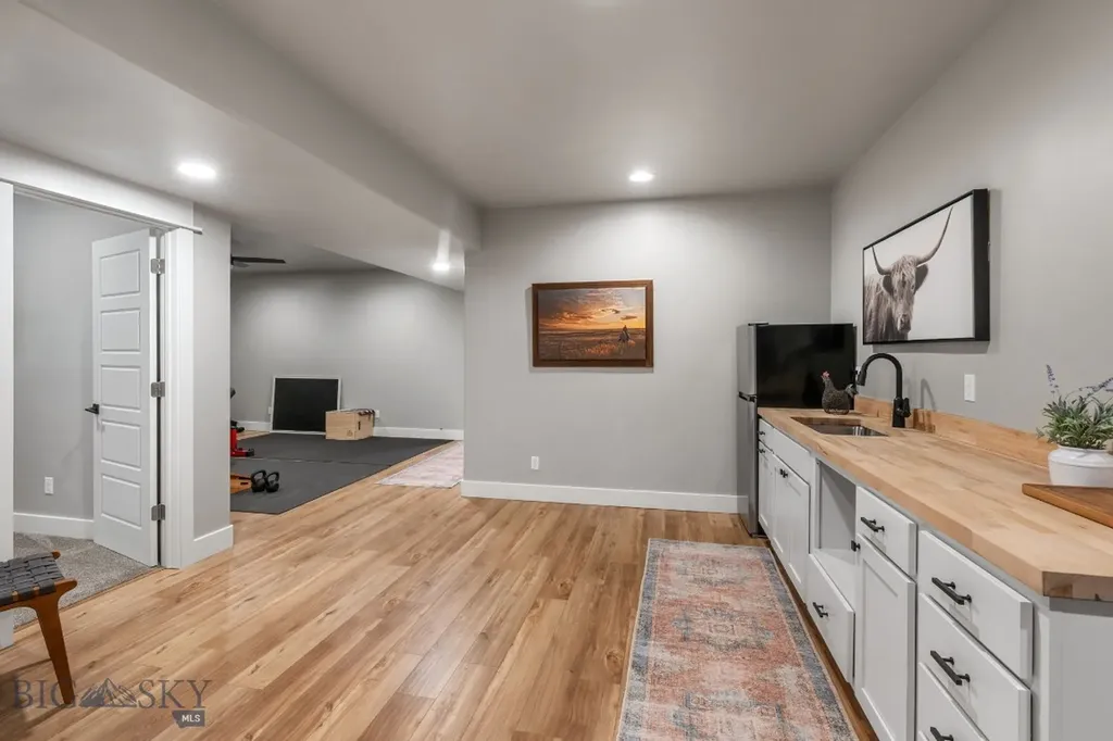 37 Cinnamon Bear Court Gallatin Gateway MT 59730