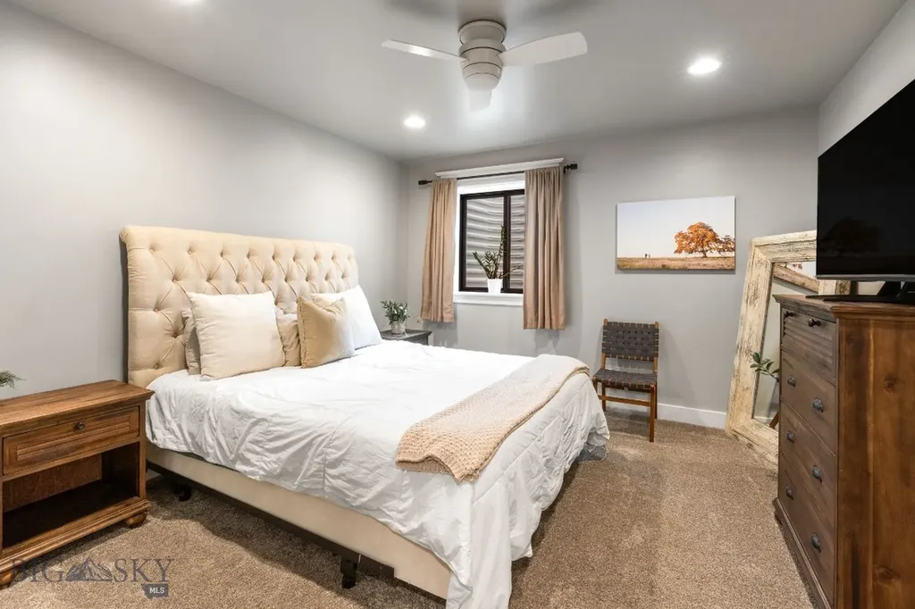 37 Cinnamon Bear Court Gallatin Gateway MT 59730