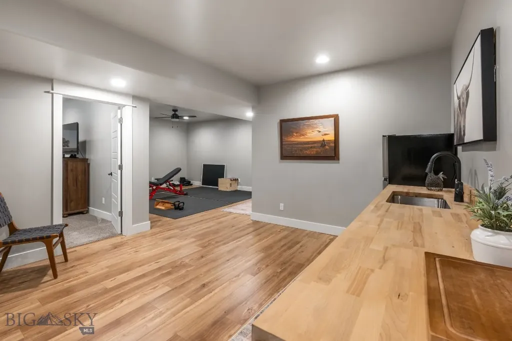 37 Cinnamon Bear Court Gallatin Gateway MT 59730