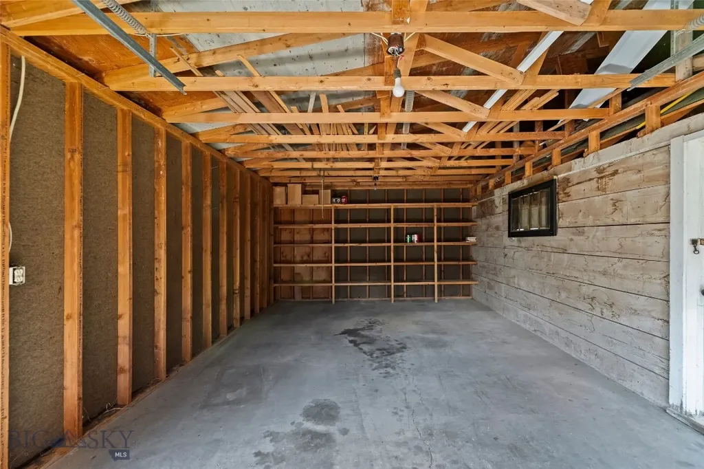 200 E Armitage Ennis MT 59729