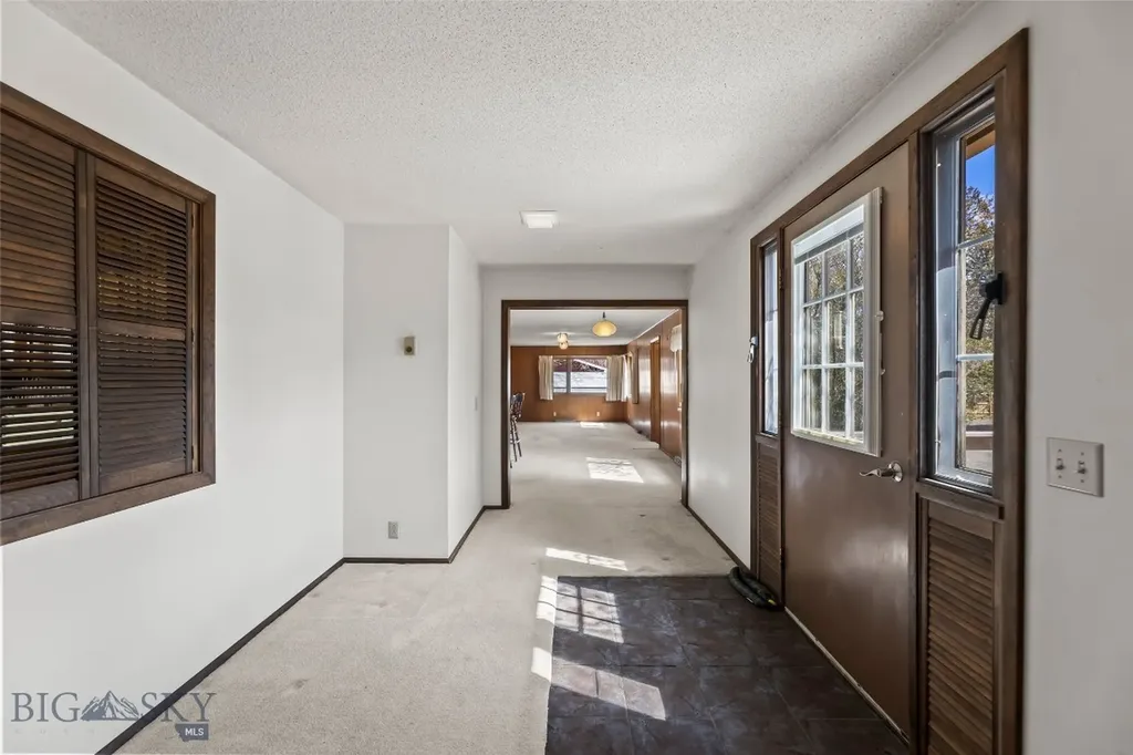 200 E Armitage Ennis MT 59729