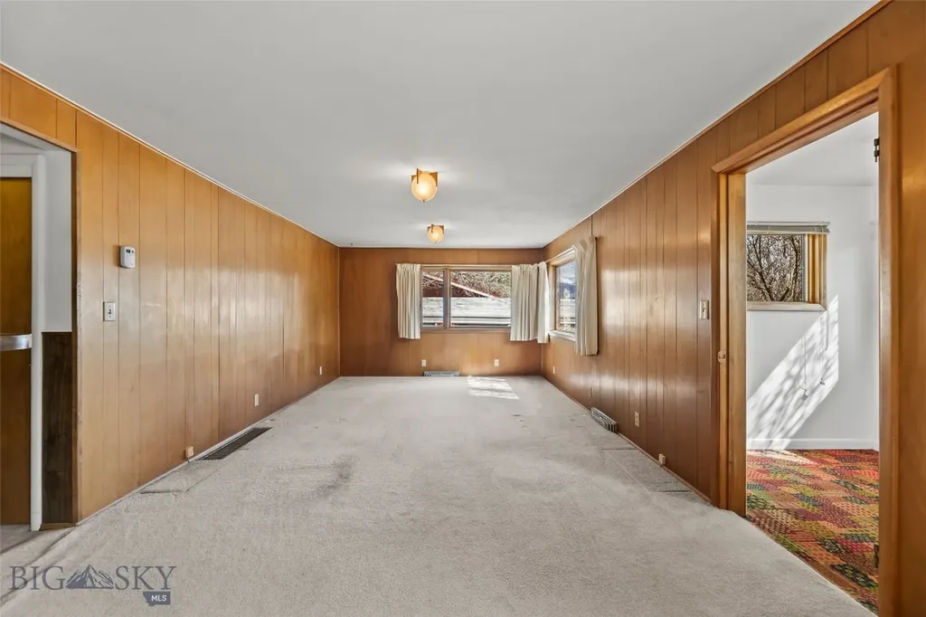 200 E Armitage Ennis MT 59729