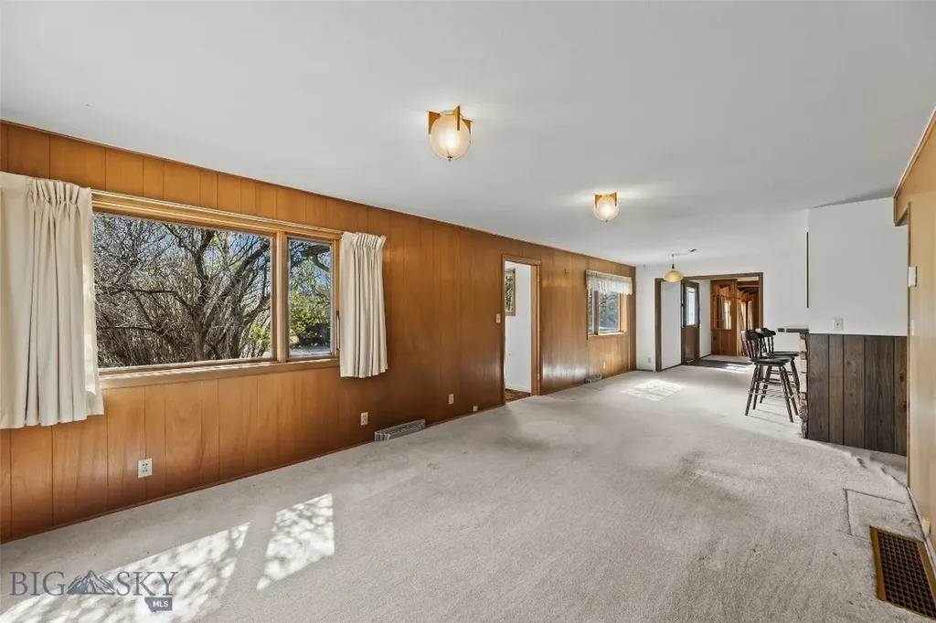 200 E Armitage Ennis MT 59729