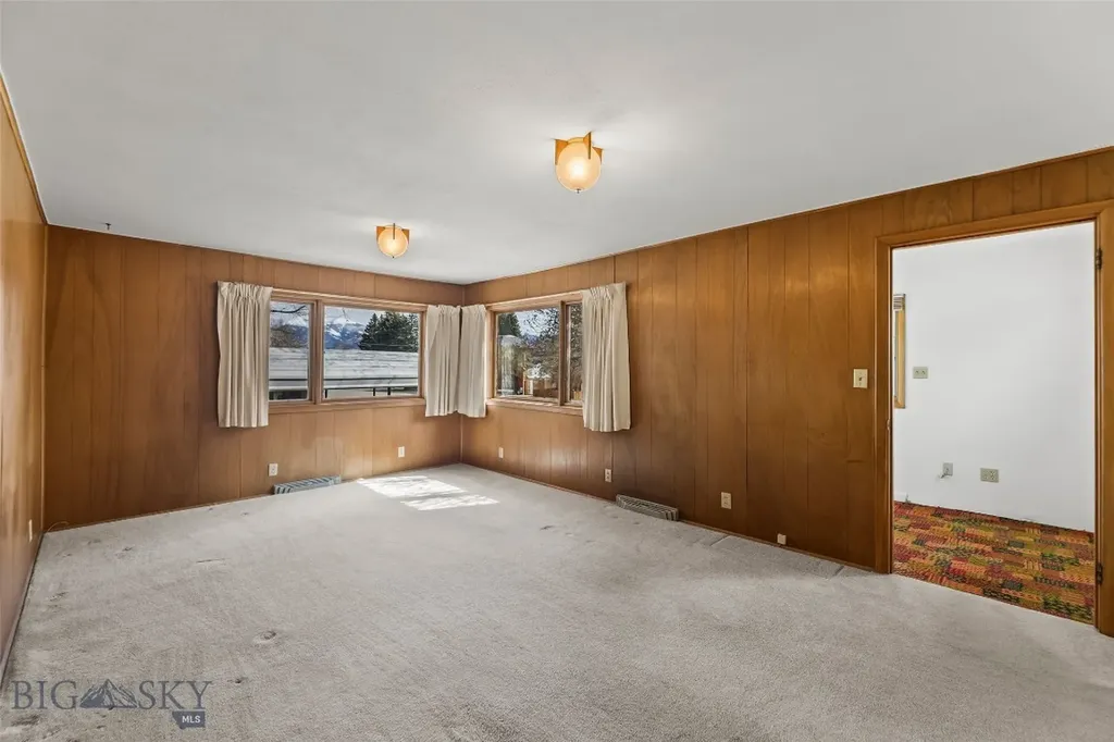 200 E Armitage Ennis MT 59729