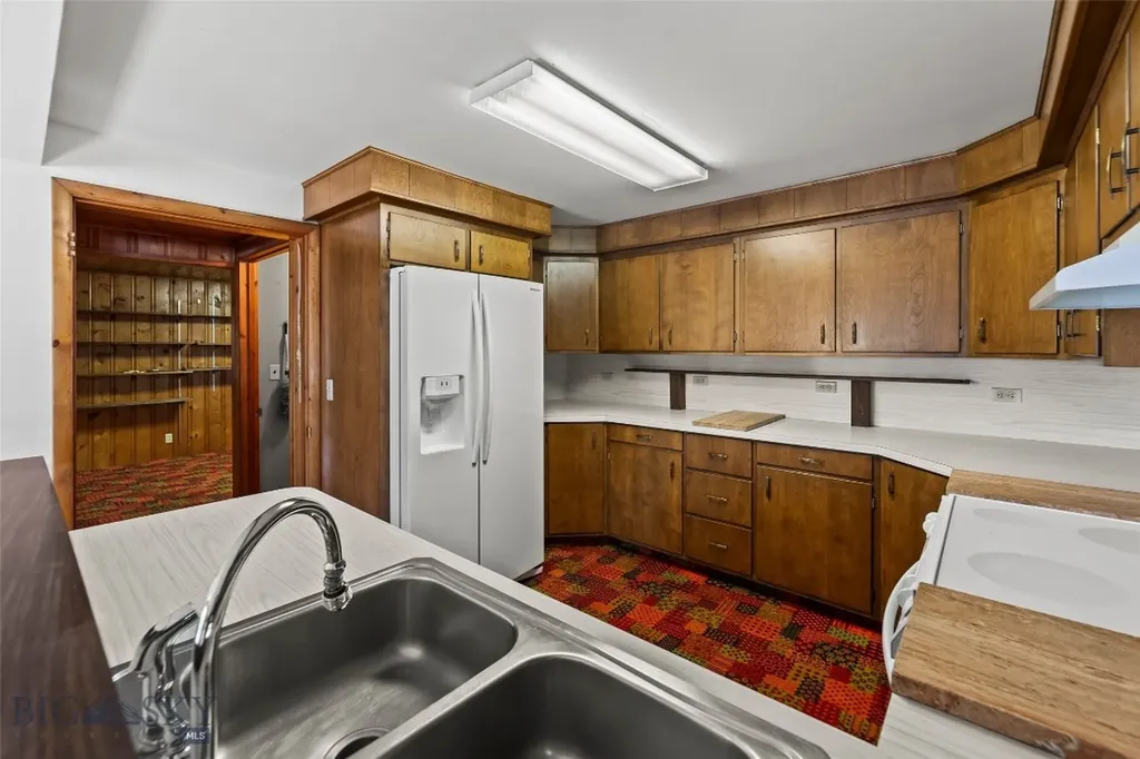 200 E Armitage Ennis MT 59729