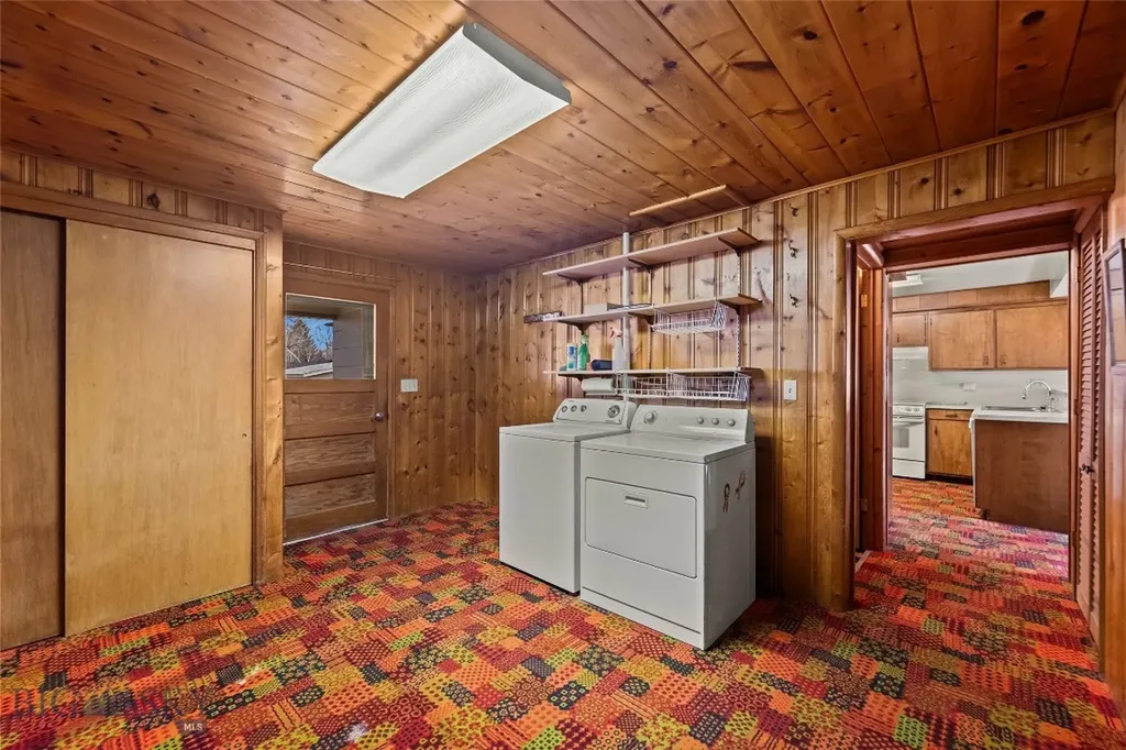 200 E Armitage Ennis MT 59729