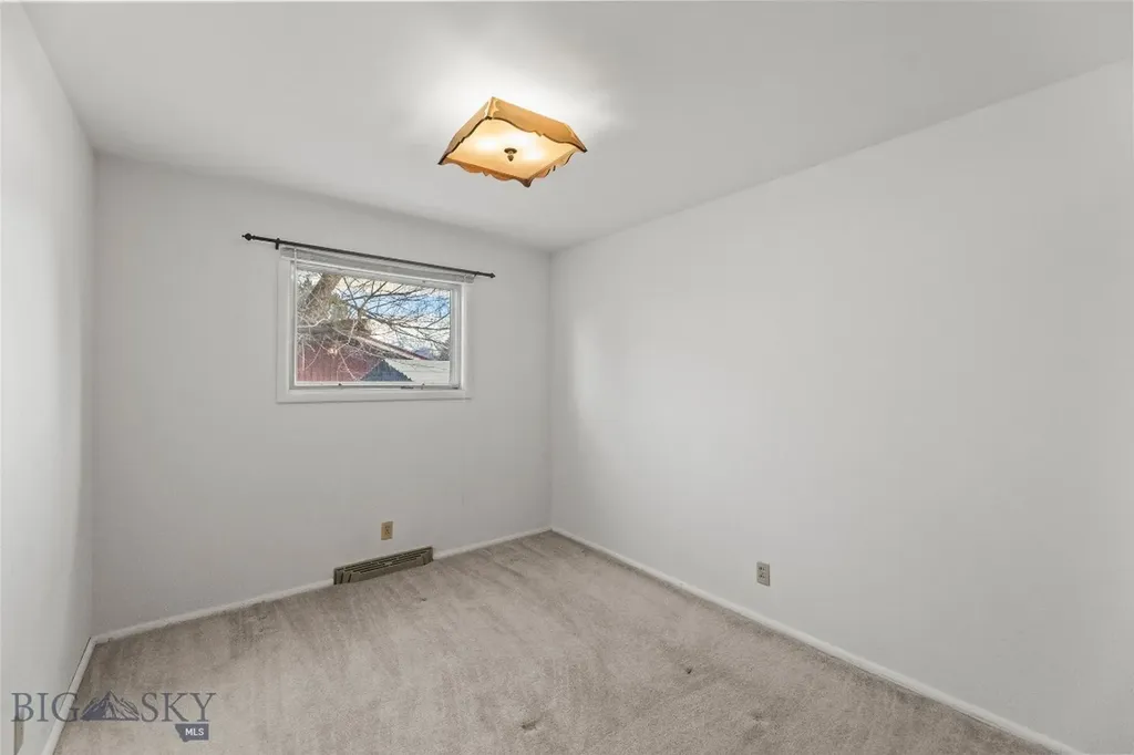 200 E Armitage Ennis MT 59729