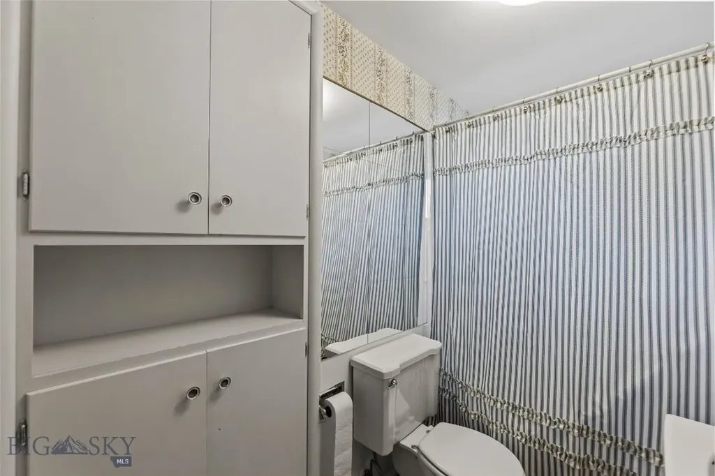 200 E Armitage Ennis MT 59729
