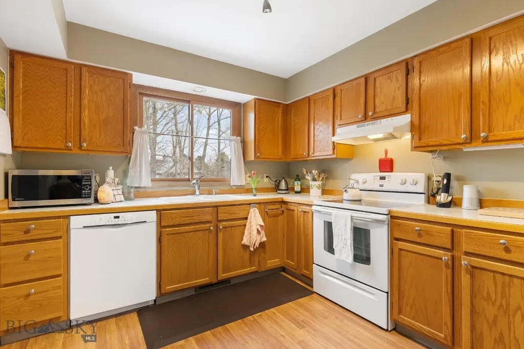 17 Chestnut Grove Bozeman MT 59718