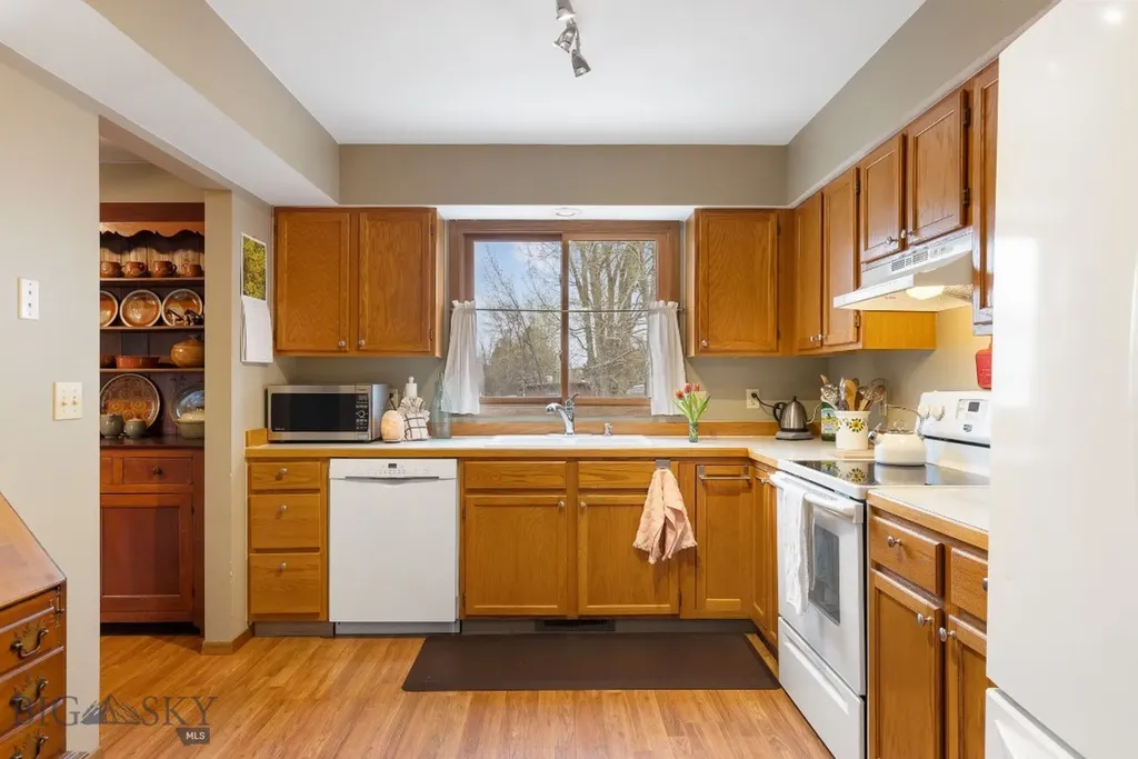 17 Chestnut Grove Bozeman MT 59718