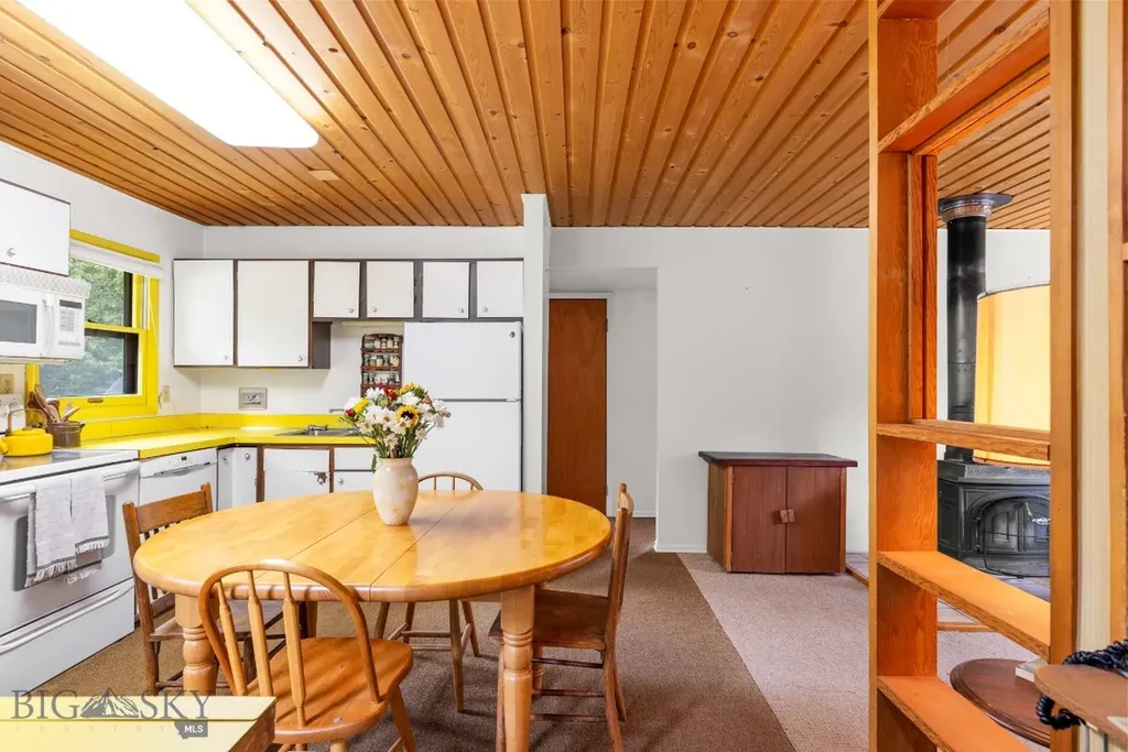 140 Luhn Gallatin Gateway MT 59730