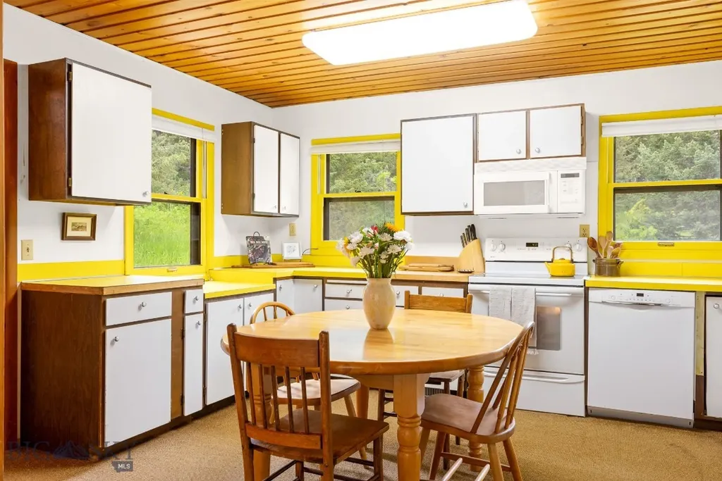 140 Luhn Gallatin Gateway MT 59730