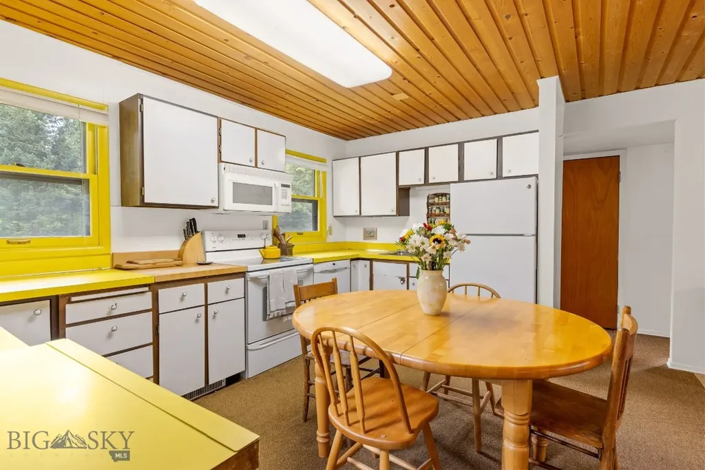 140 Luhn Gallatin Gateway MT 59730