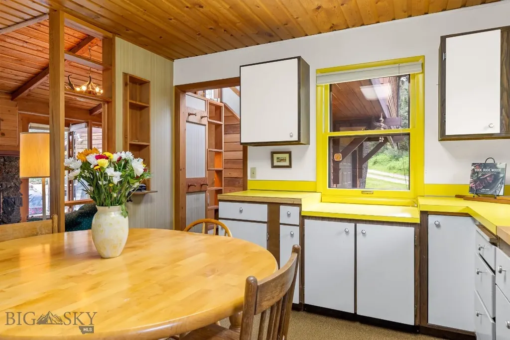 140 Luhn Gallatin Gateway MT 59730