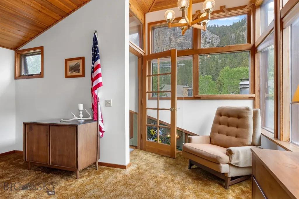140 Luhn Gallatin Gateway MT 59730