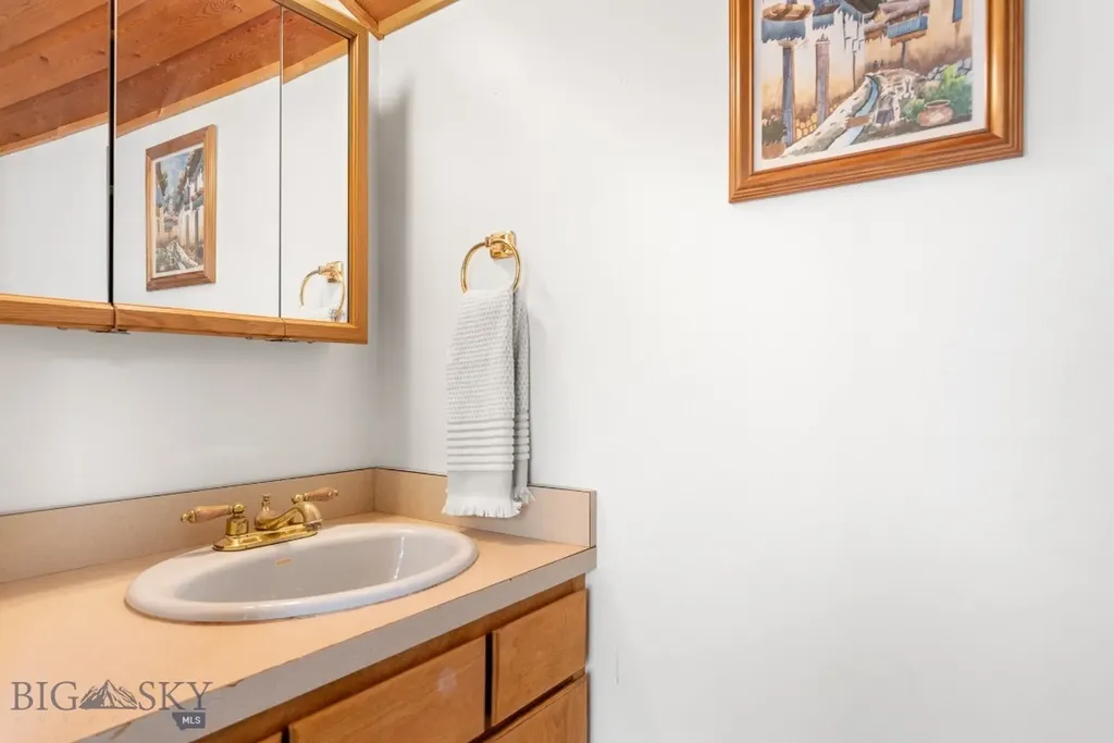 140 Luhn Gallatin Gateway MT 59730
