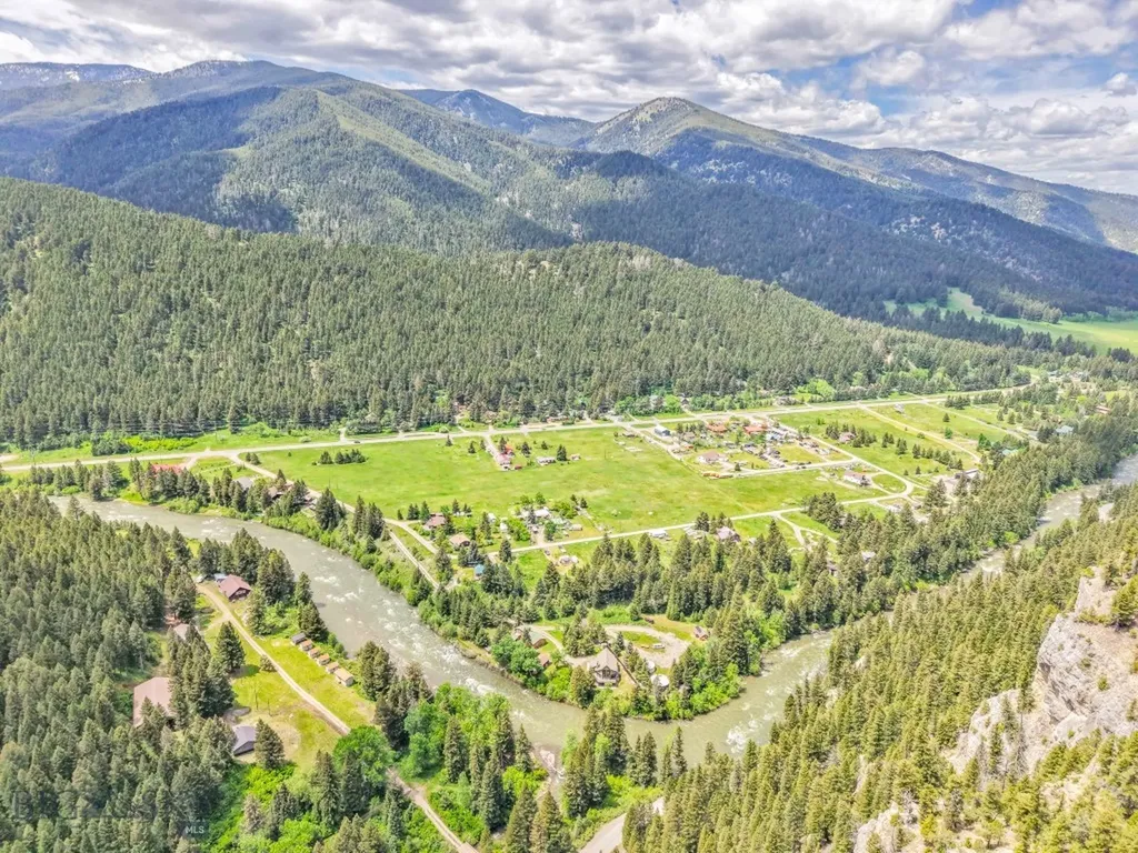 140 Luhn Gallatin Gateway MT 59730